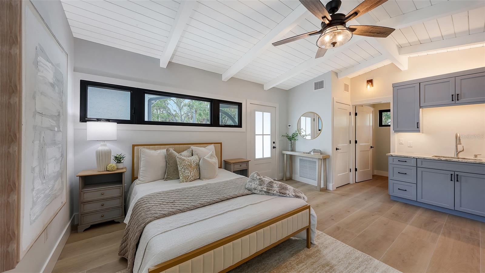 SANDERLING CLUB - Residential