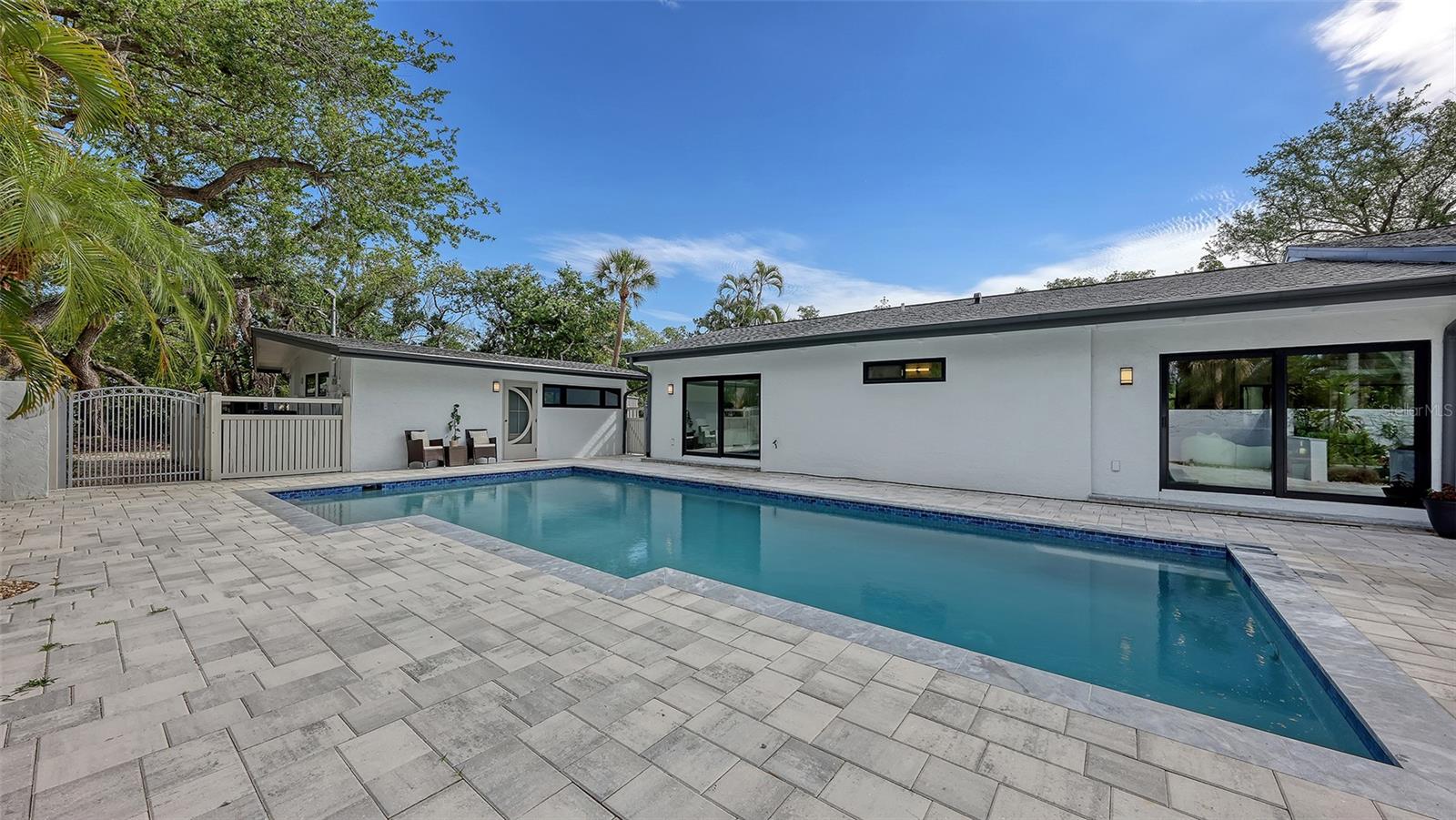 SANDERLING CLUB - Residential
