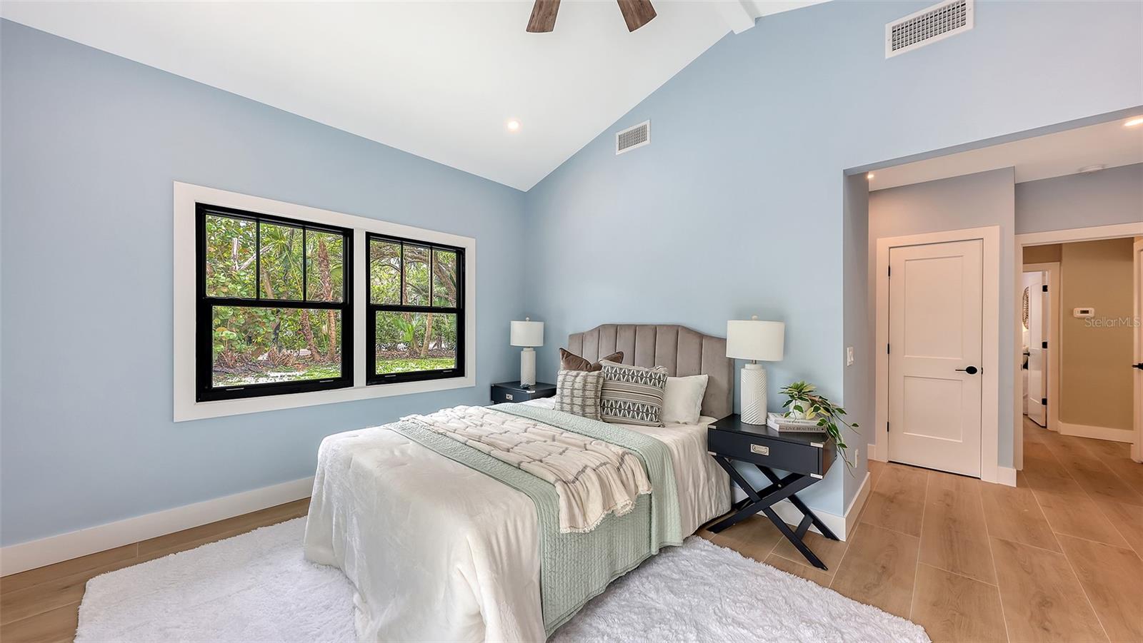SANDERLING CLUB - Residential