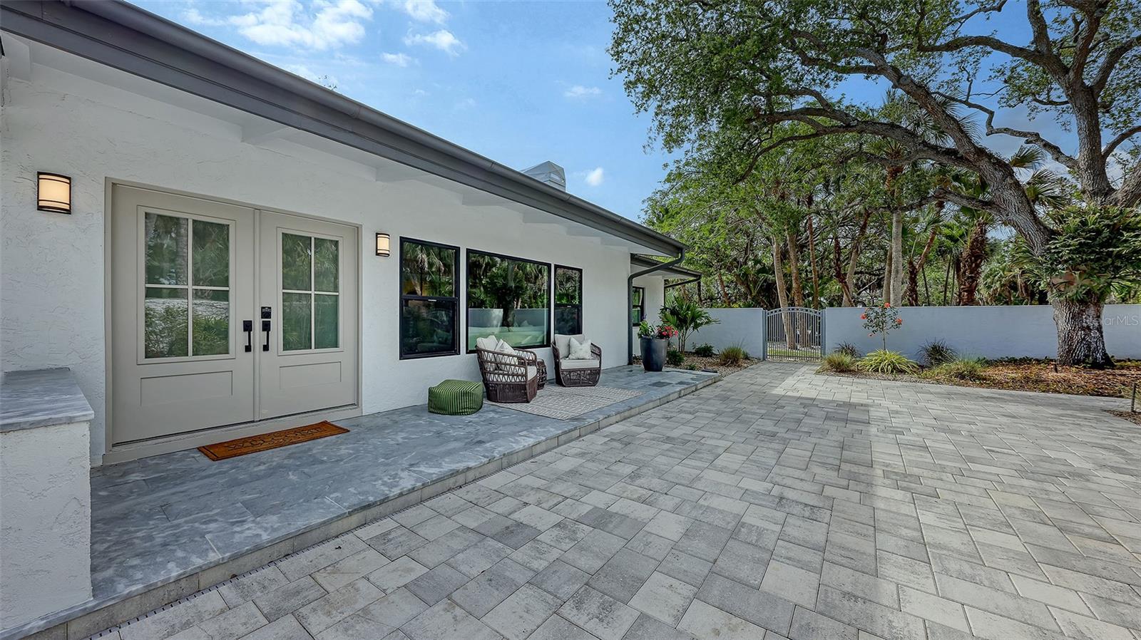 SANDERLING CLUB - Residential