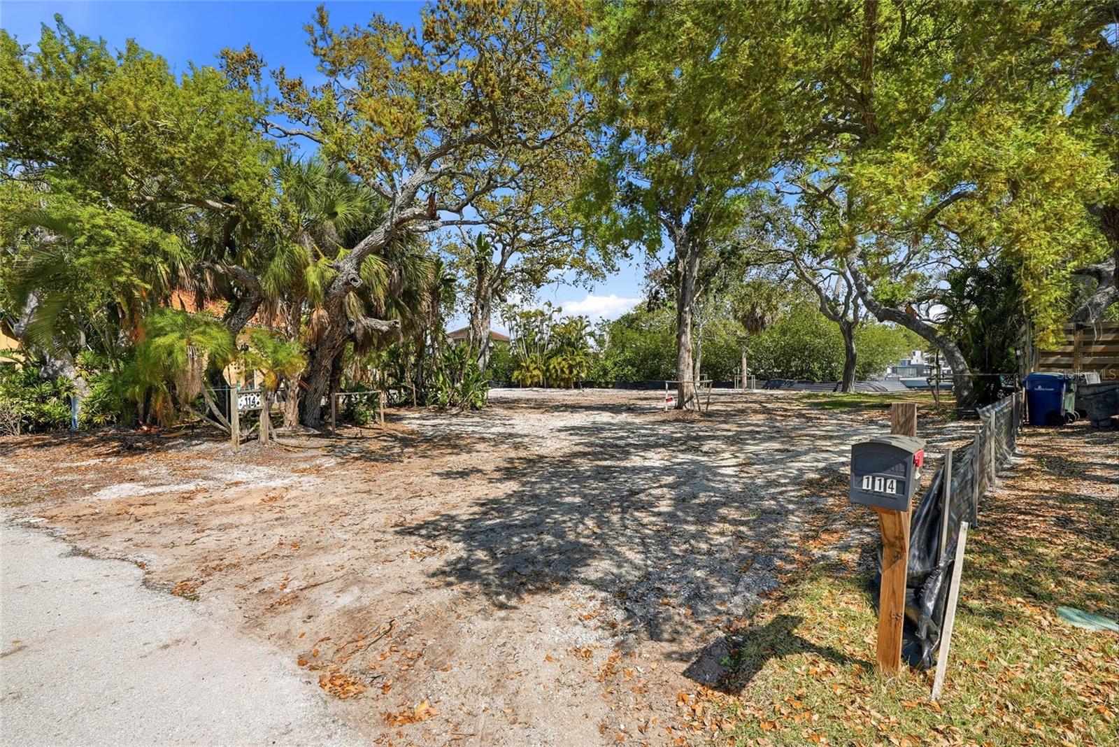 SARASOTA BEACH - Land