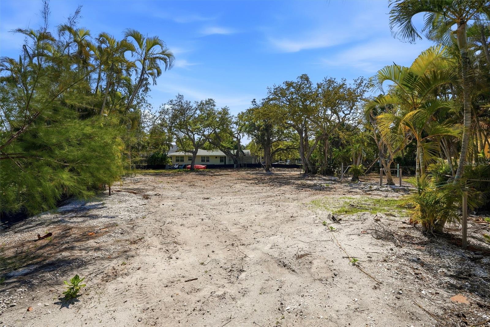 SARASOTA BEACH - Land