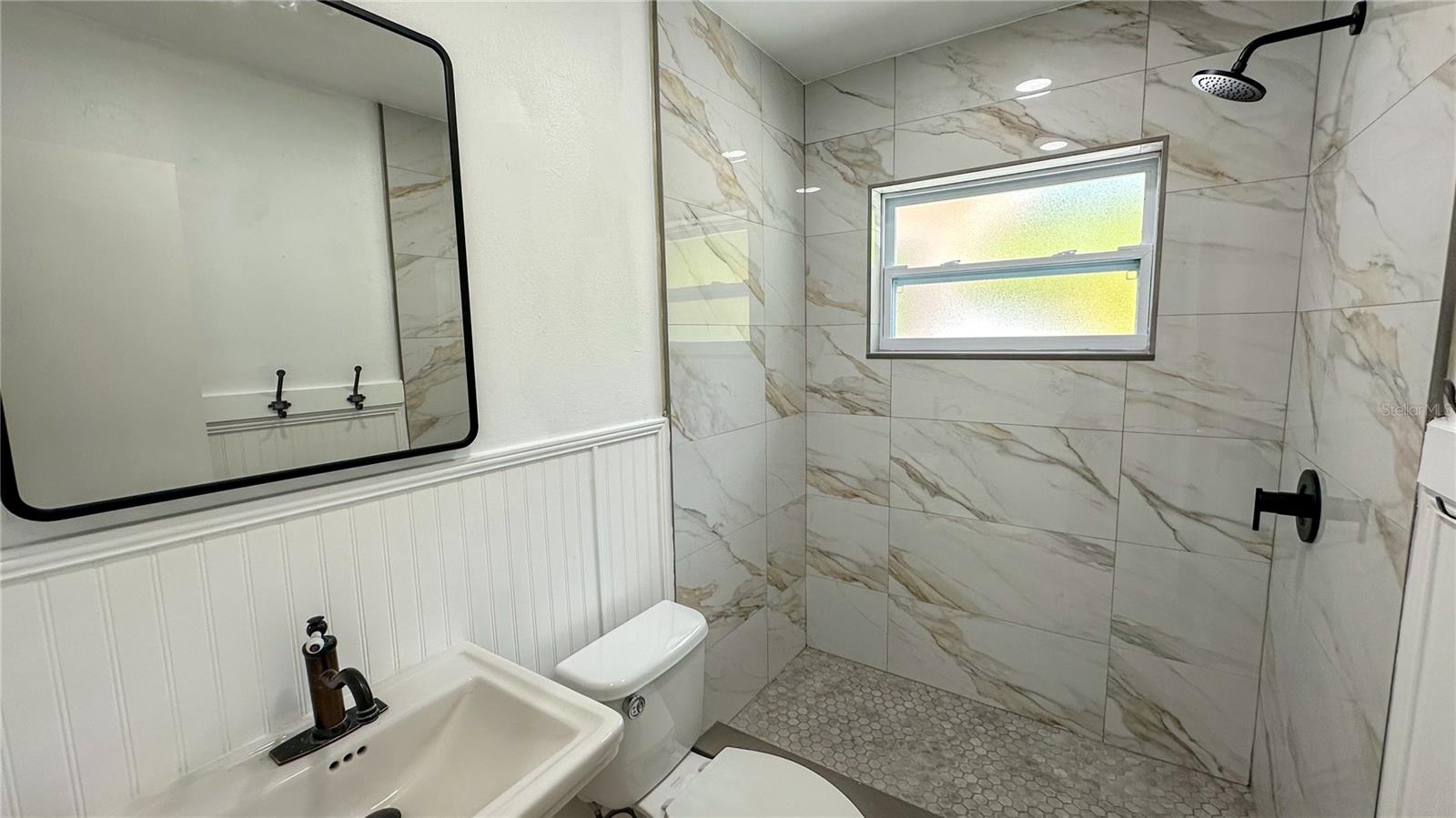 BAYOU HEIGHTS HANLONS - Residential Lease