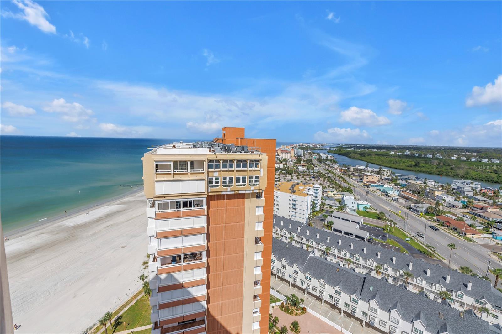 REDINGTON TOWERS BLDG 2 CONDO - Residential