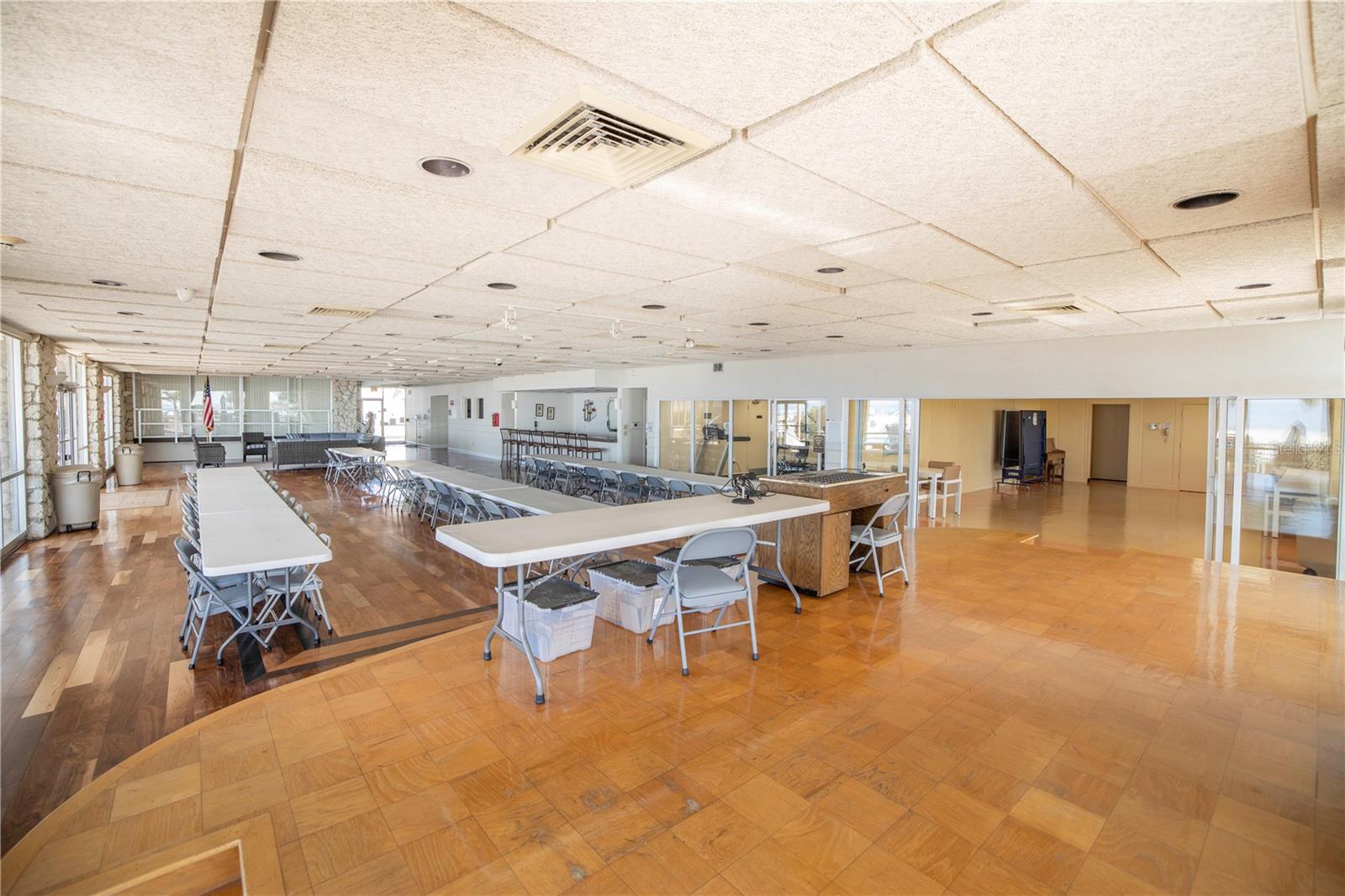 REDINGTON TOWERS BLDG 2 CONDO - Residential