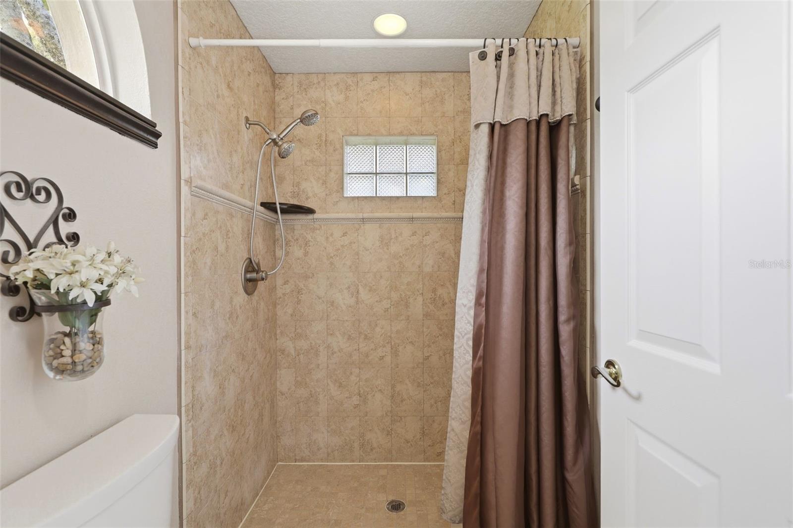 LAKE TUSKAWILLA PH 2 - Residential