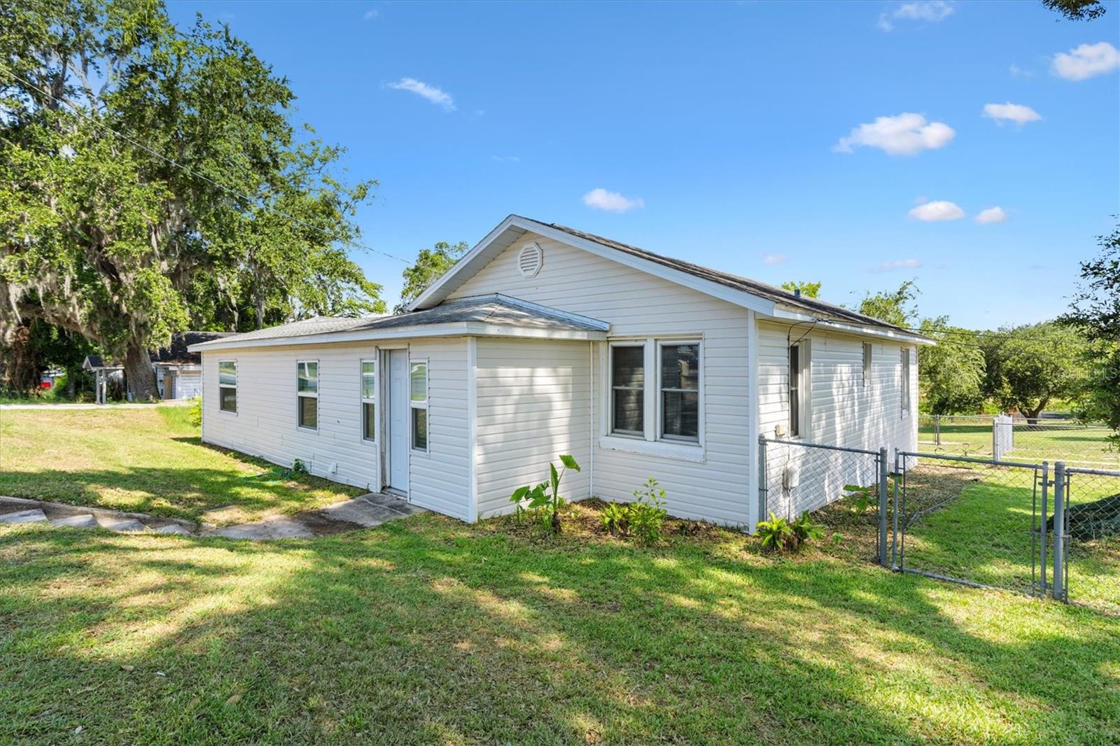 LEESBURG FLORAL HEIGHTS - Residential