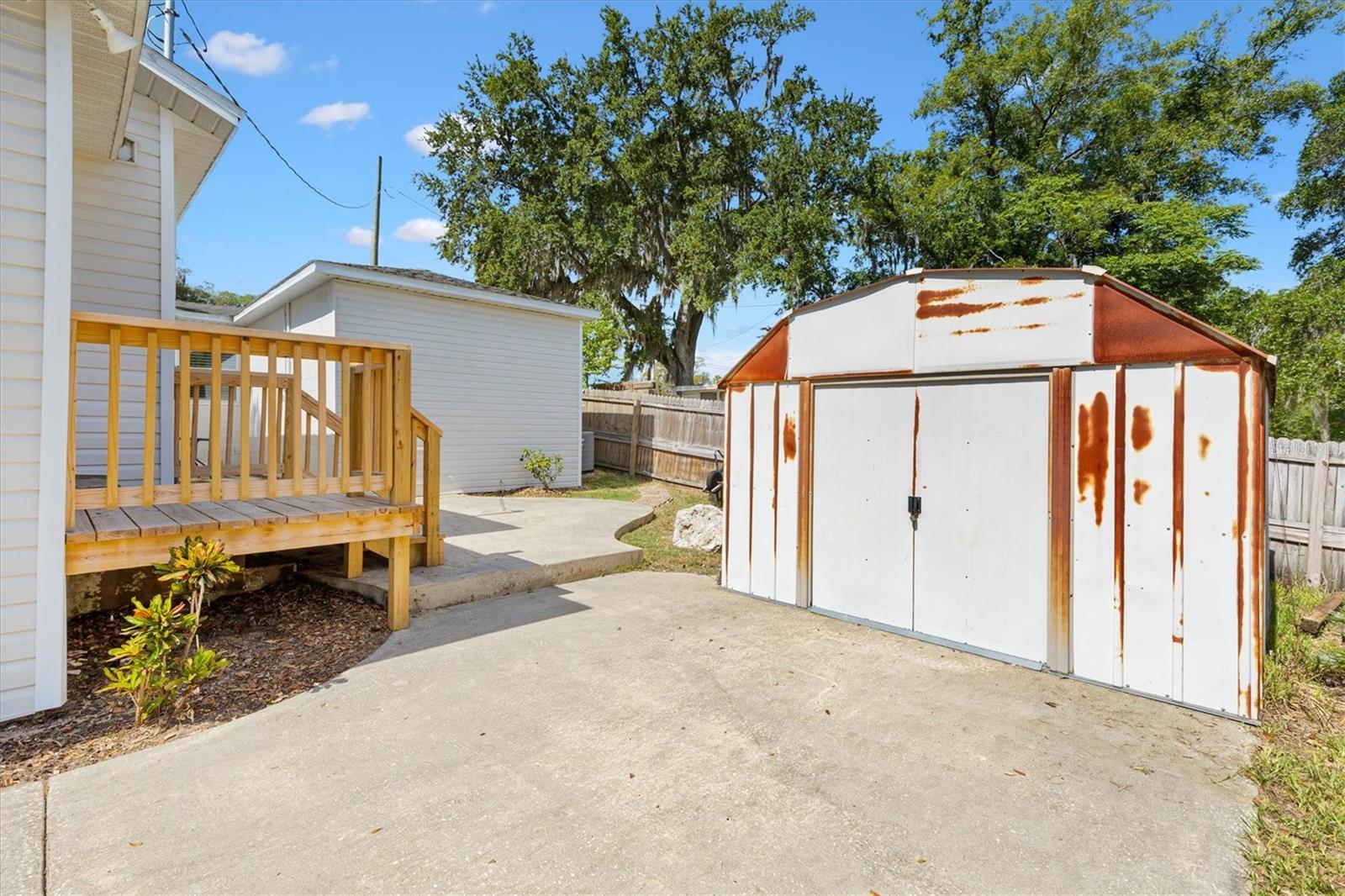 LEESBURG FLORAL HEIGHTS - Residential