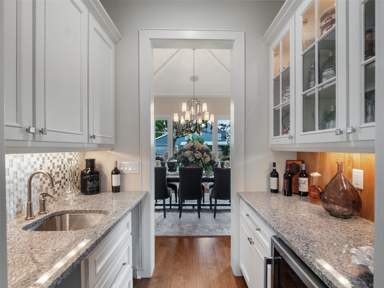 CYPRESS SHORES - Residential