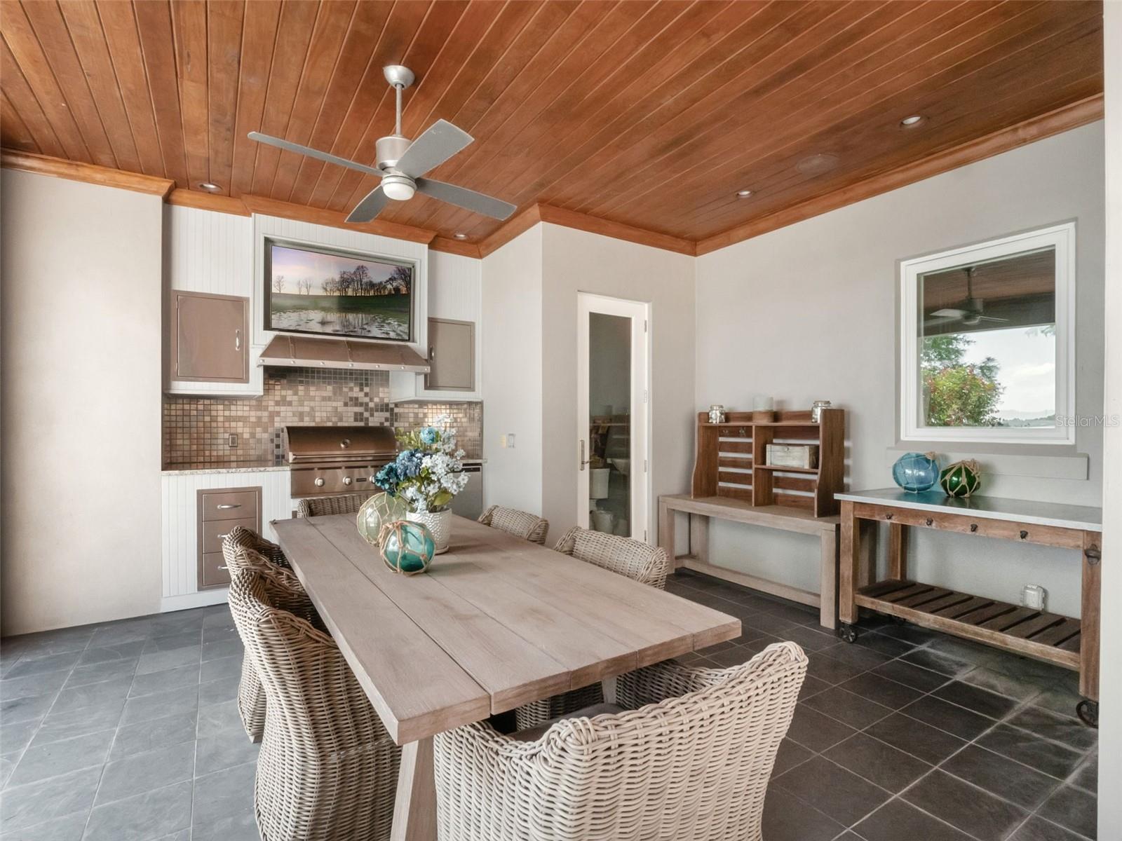 CYPRESS SHORES - Residential