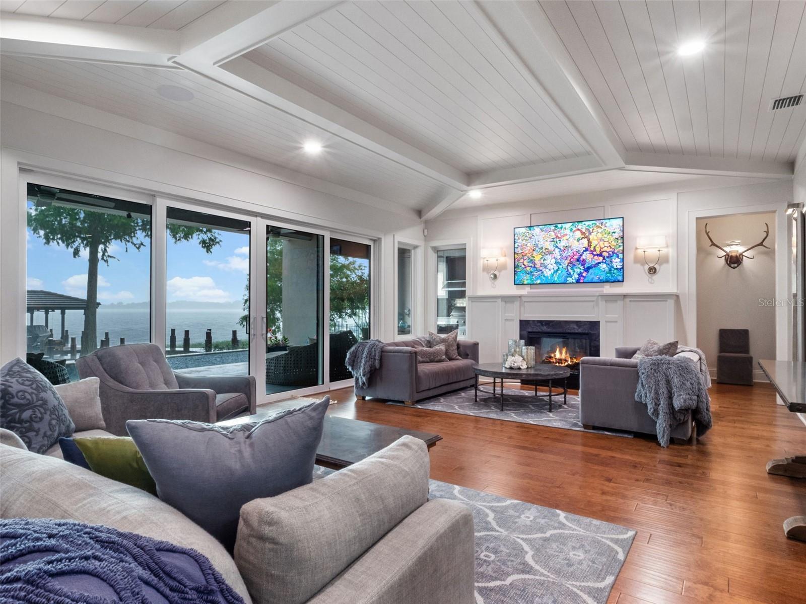 CYPRESS SHORES - Residential