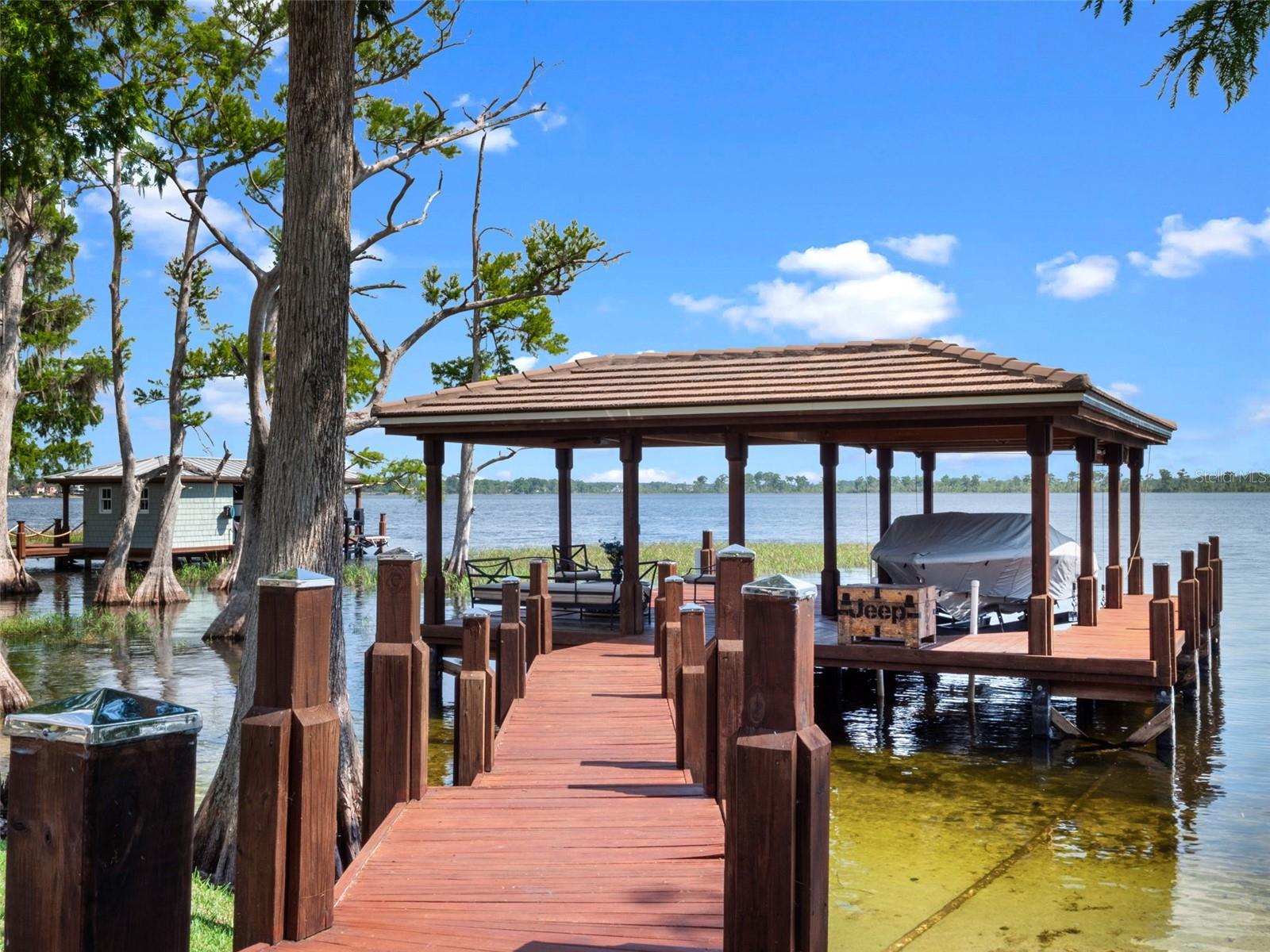 CYPRESS SHORES - Residential