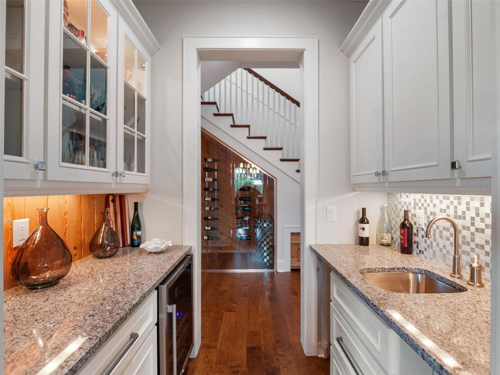 CYPRESS SHORES - Residential