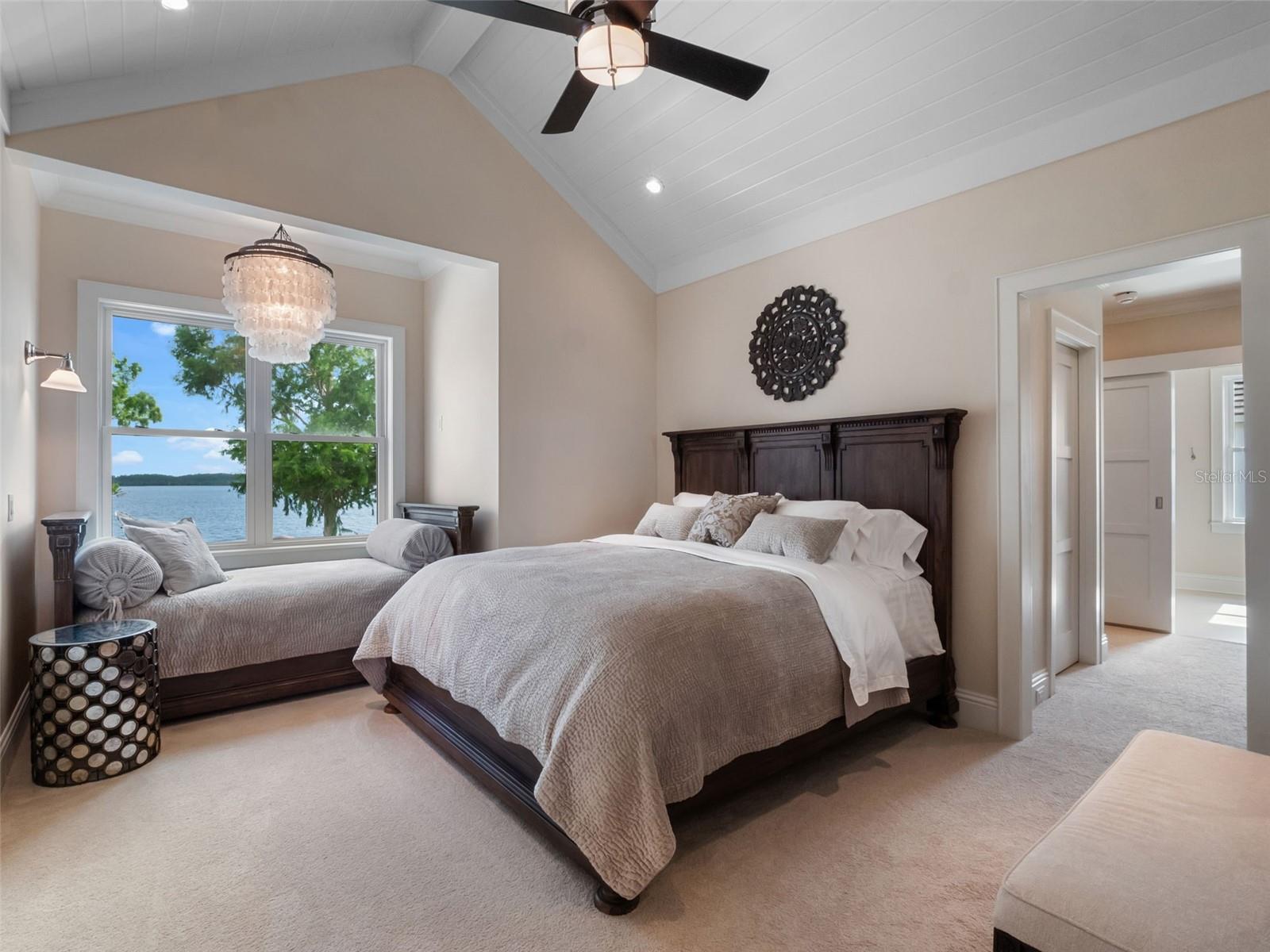 CYPRESS SHORES - Residential