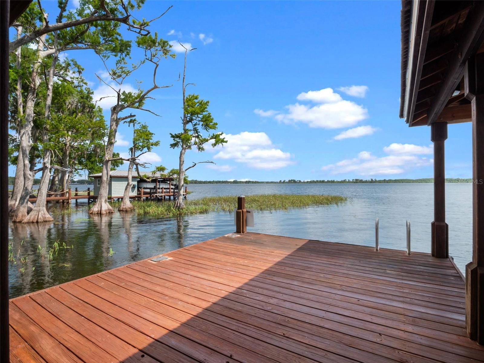 CYPRESS SHORES - Residential