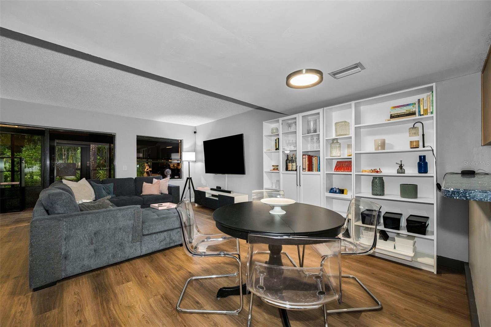 EAST LAKE WOODLANDS WOODS LANDING TWNHMS - Residential