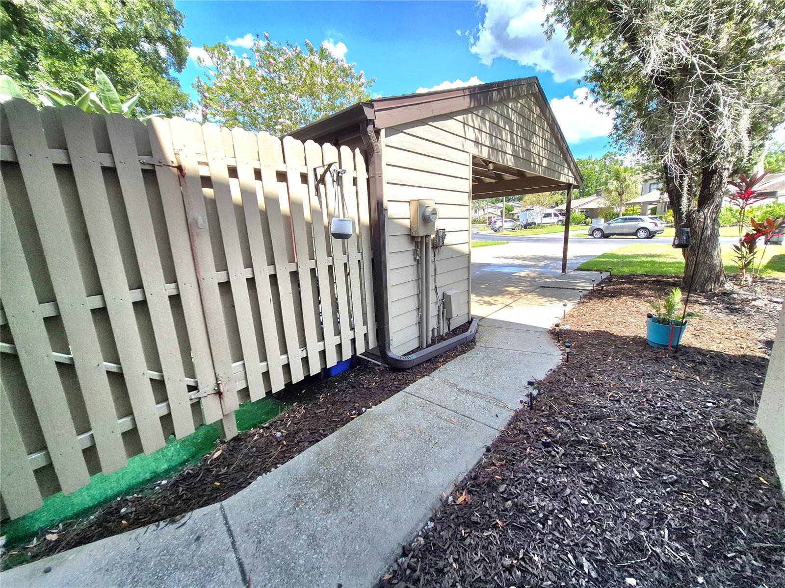 EAST LAKE WOODLANDS WOODS LANDING TWNHMS - Residential