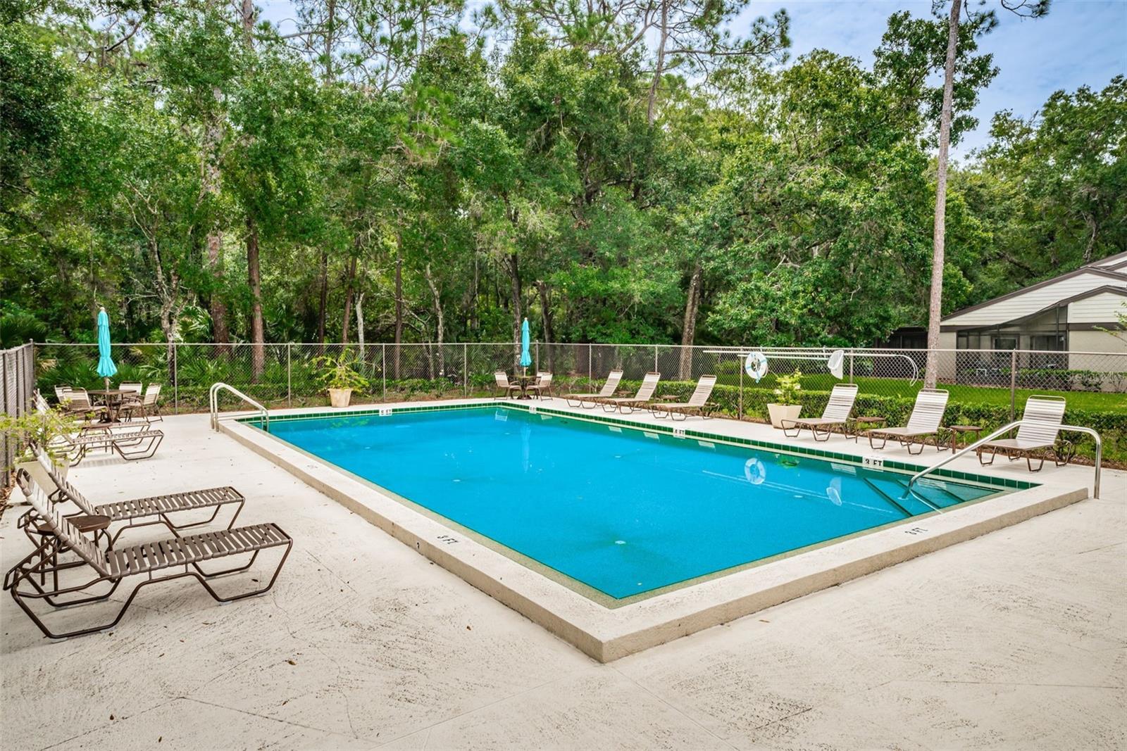 EAST LAKE WOODLANDS WOODS LANDING TWNHMS - Residential