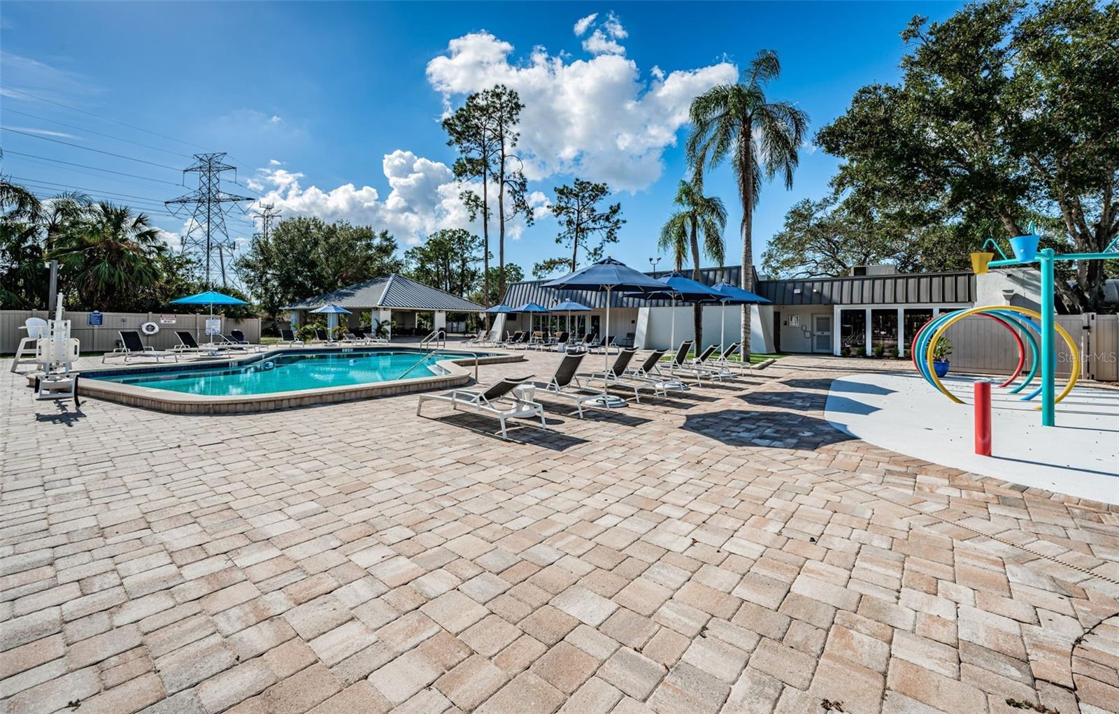 EAST LAKE WOODLANDS WOODS LANDING TWNHMS - Residential