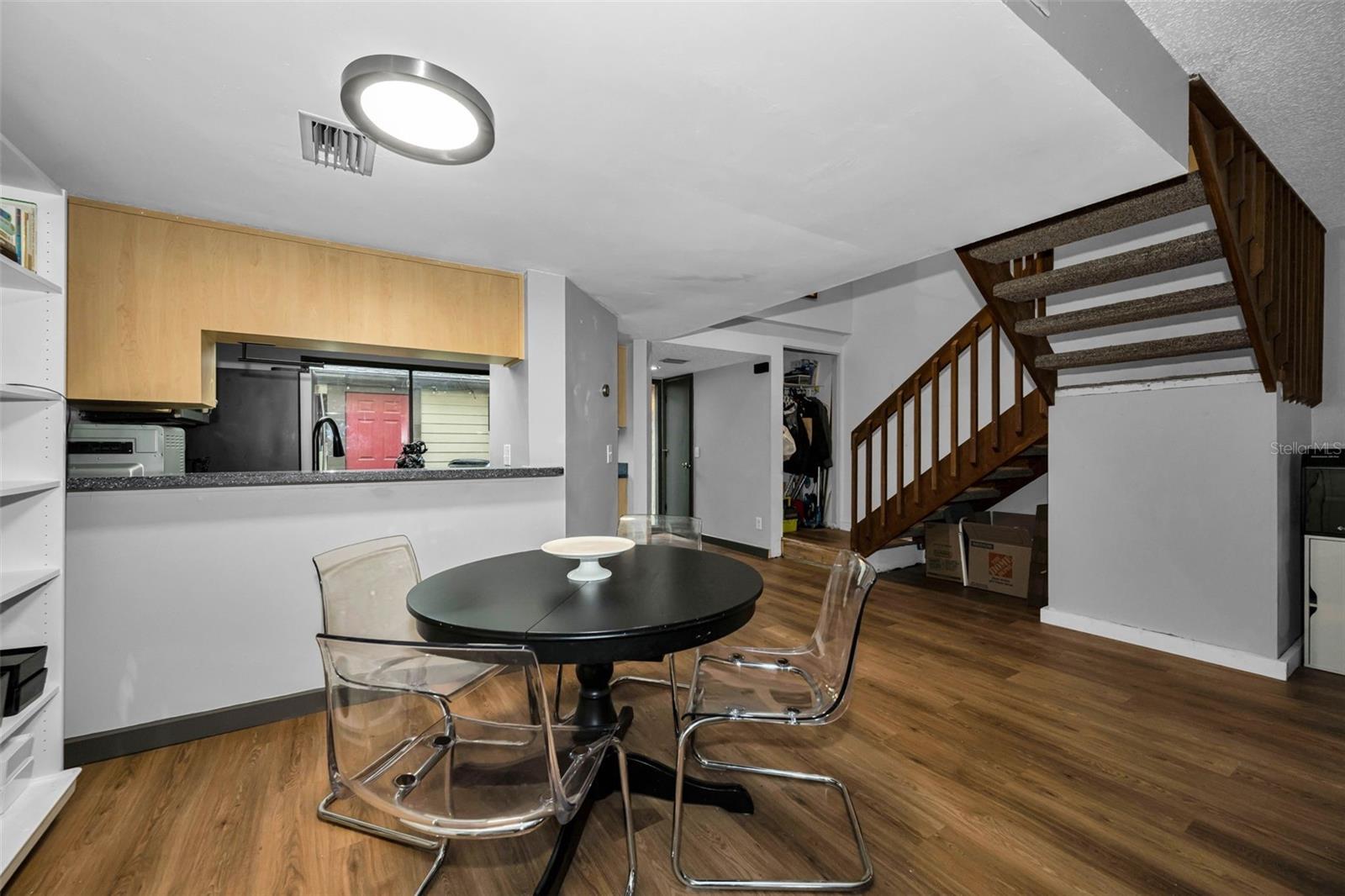 EAST LAKE WOODLANDS WOODS LANDING TWNHMS - Residential