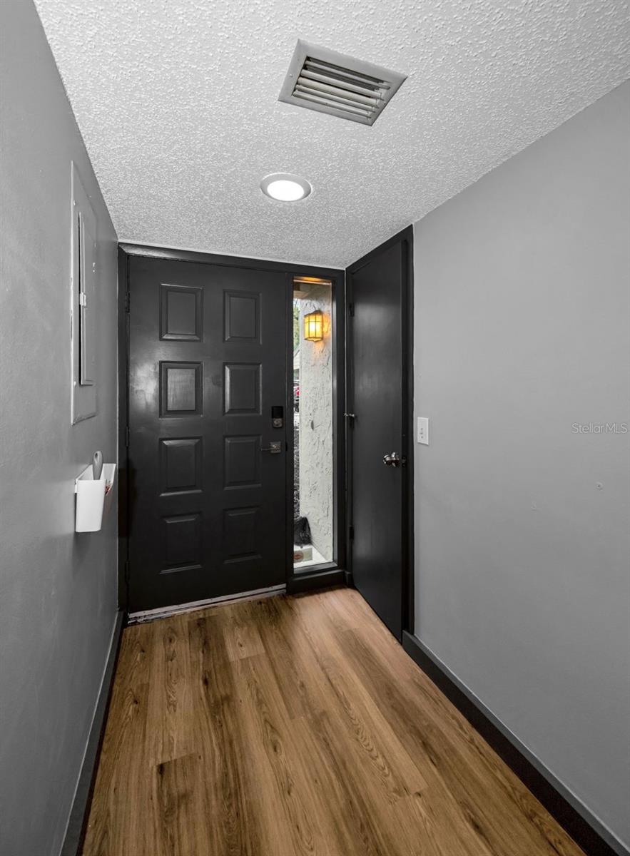EAST LAKE WOODLANDS WOODS LANDING TWNHMS - Residential