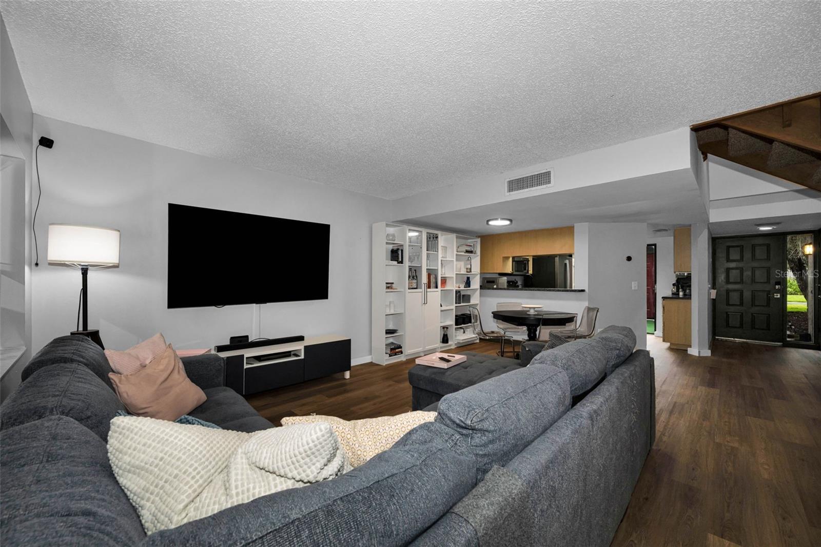 EAST LAKE WOODLANDS WOODS LANDING TWNHMS - Residential