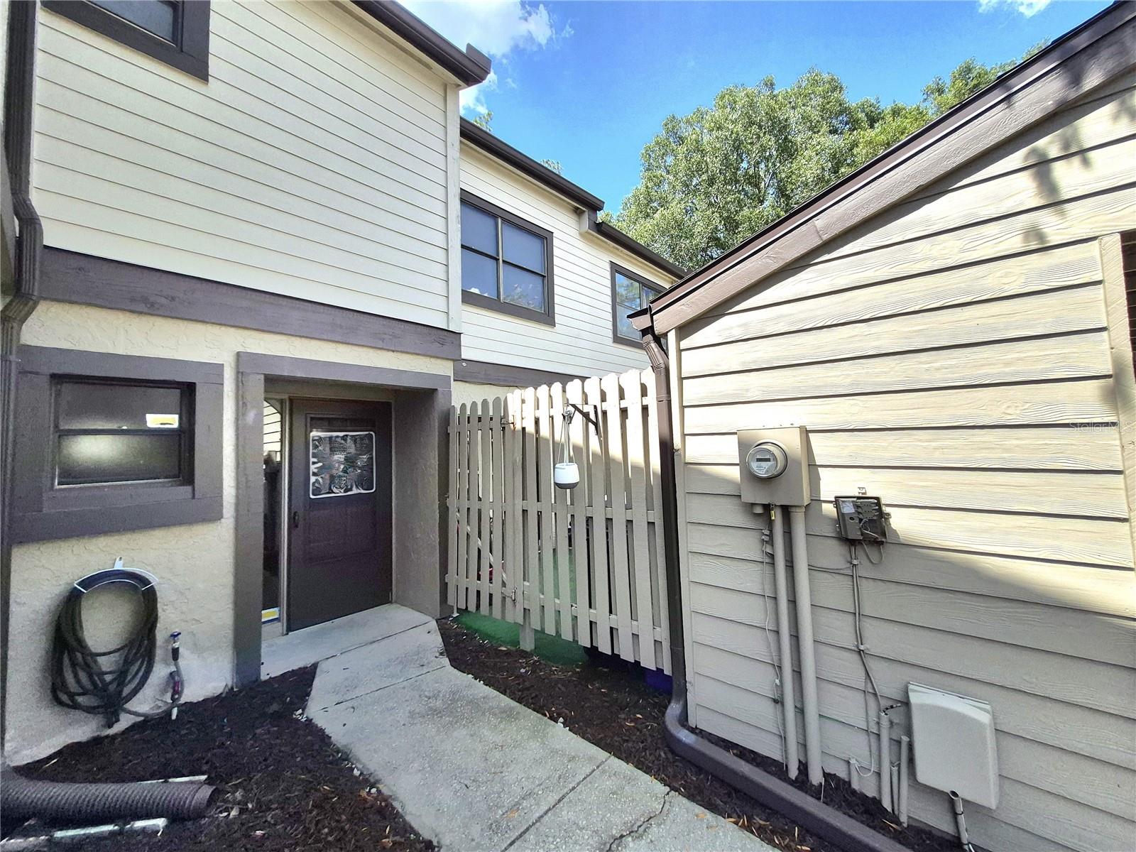 EAST LAKE WOODLANDS WOODS LANDING TWNHMS - Residential