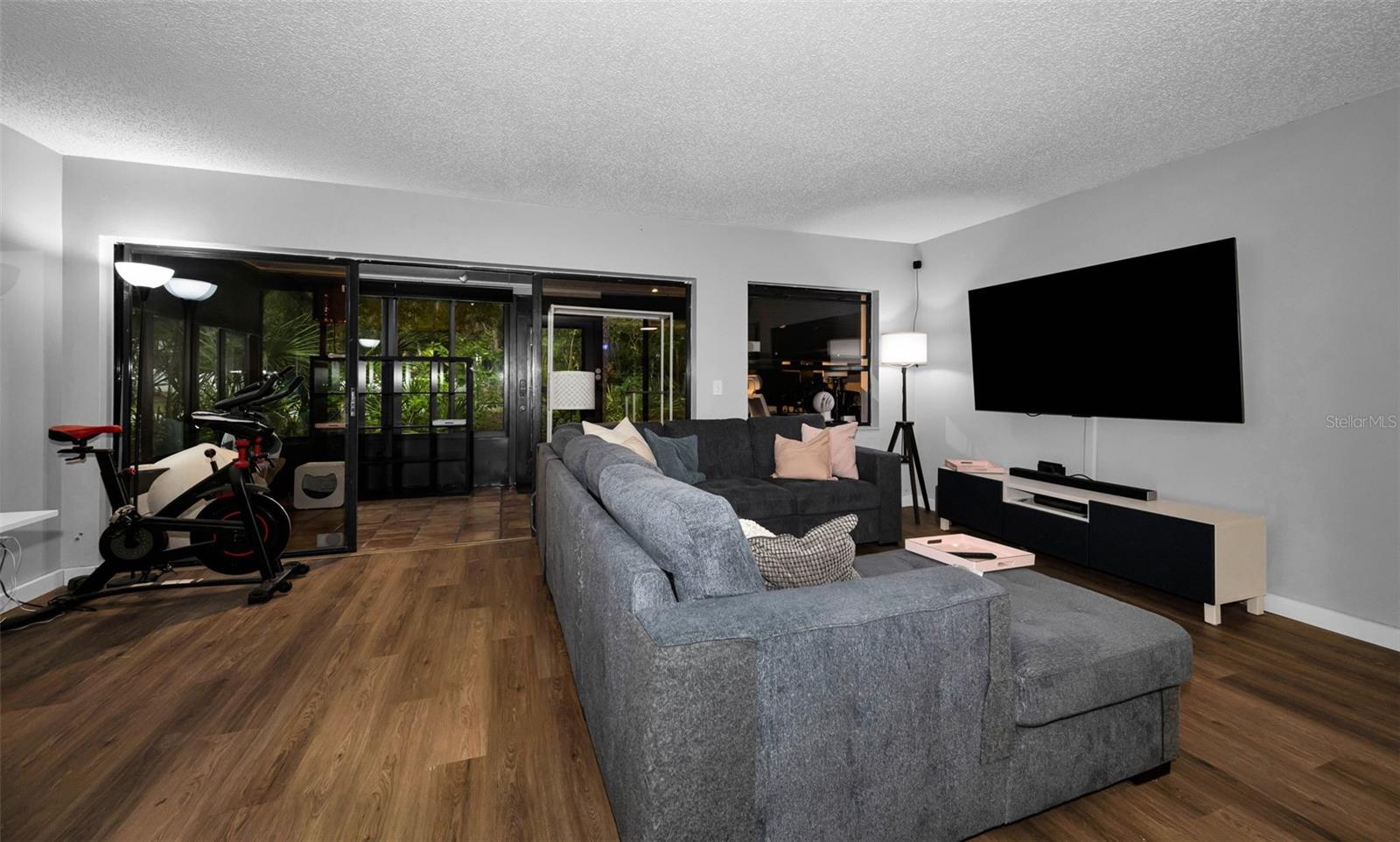 EAST LAKE WOODLANDS WOODS LANDING TWNHMS - Residential