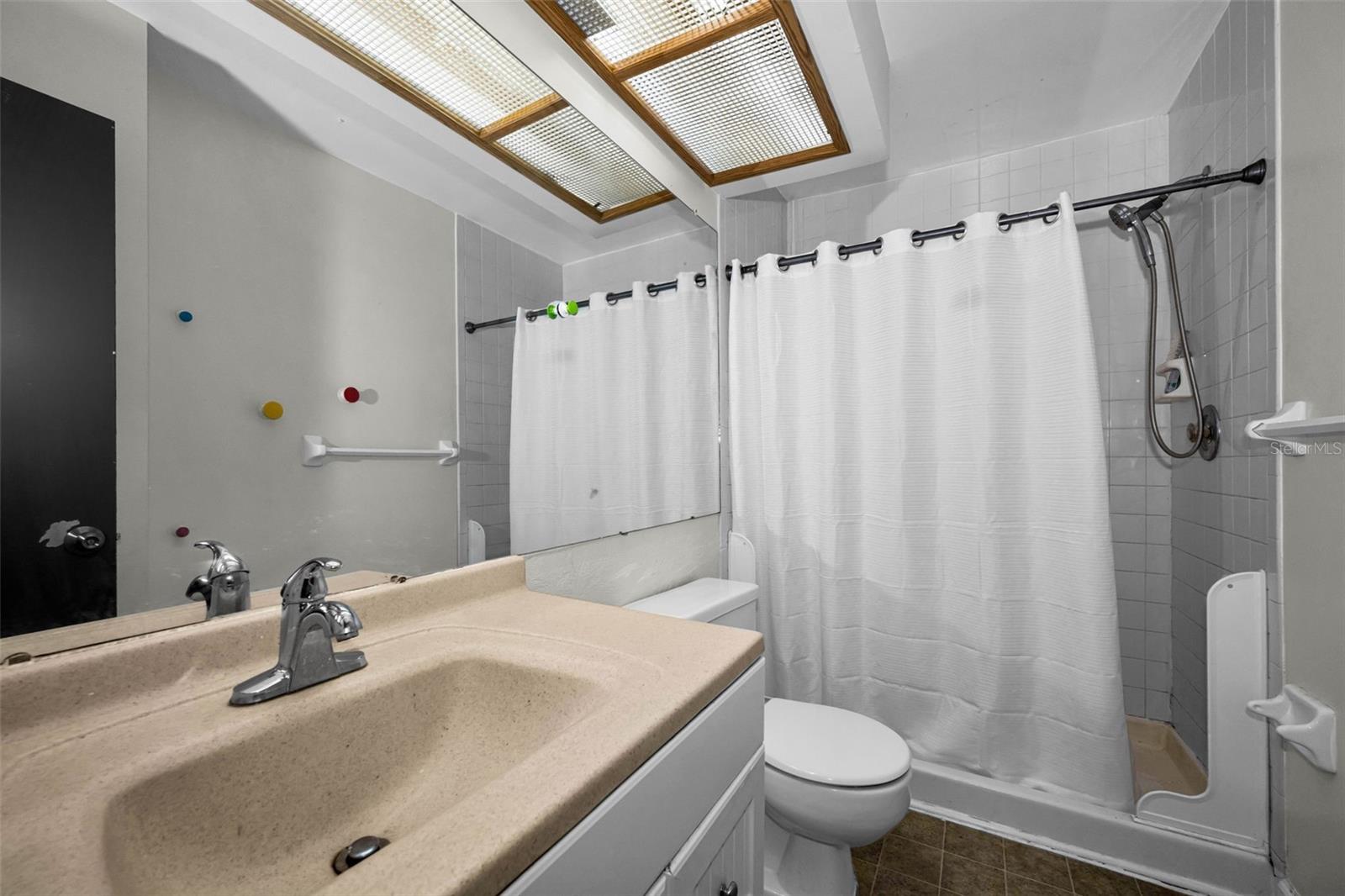 EAST LAKE WOODLANDS WOODS LANDING TWNHMS - Residential