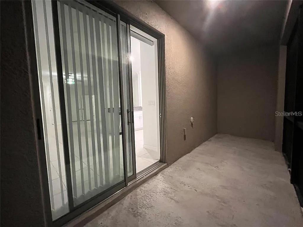 TOWNES/VERIDIAN - Residential Lease