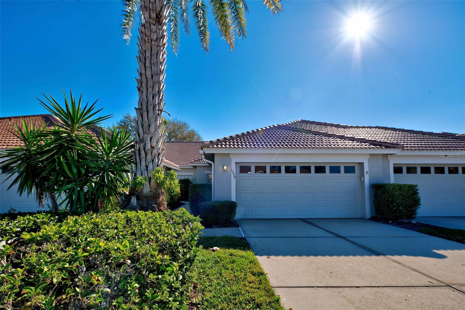PELICAN POINTE GOLF & COUNTRY CLUB - Residential