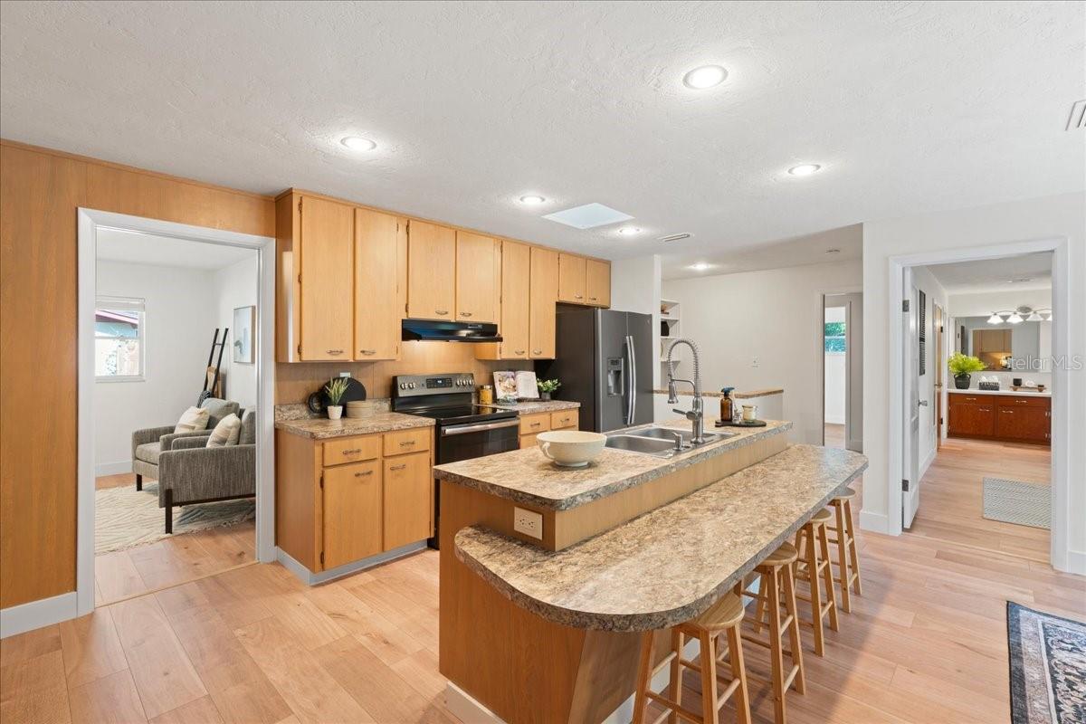 CREEKSIDE - Residential