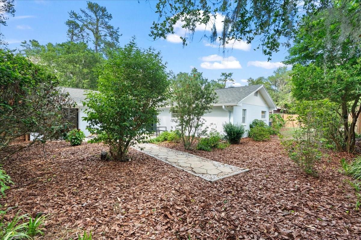 CREEKSIDE - Residential