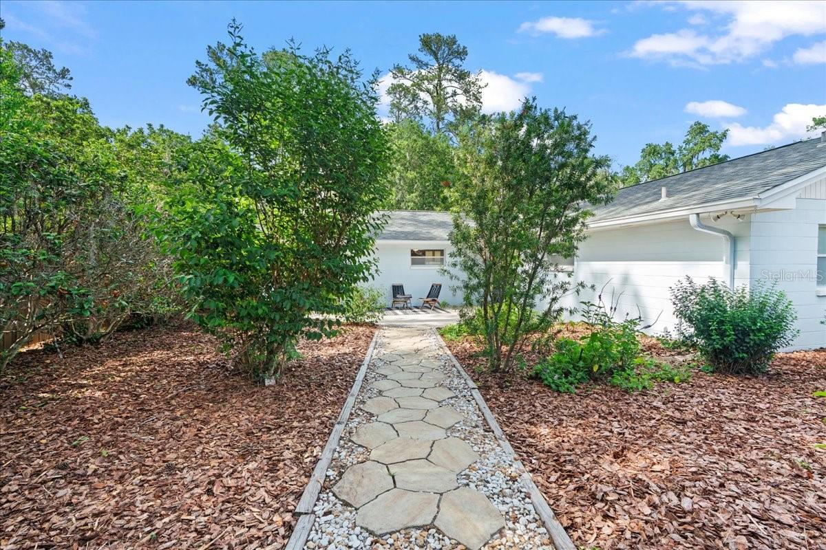CREEKSIDE - Residential