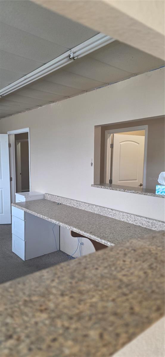 GROVELAND - Commercial Sale