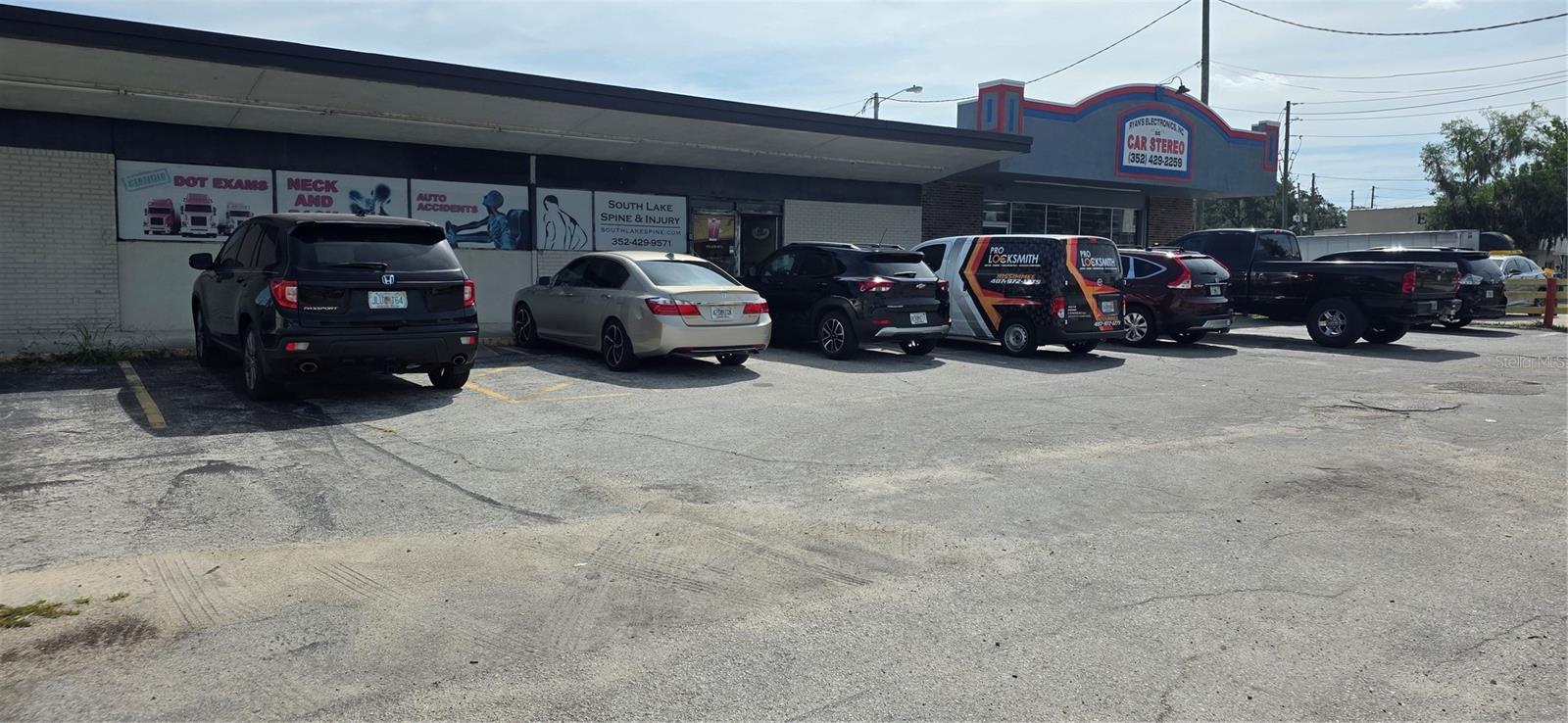 GROVELAND - Commercial Sale