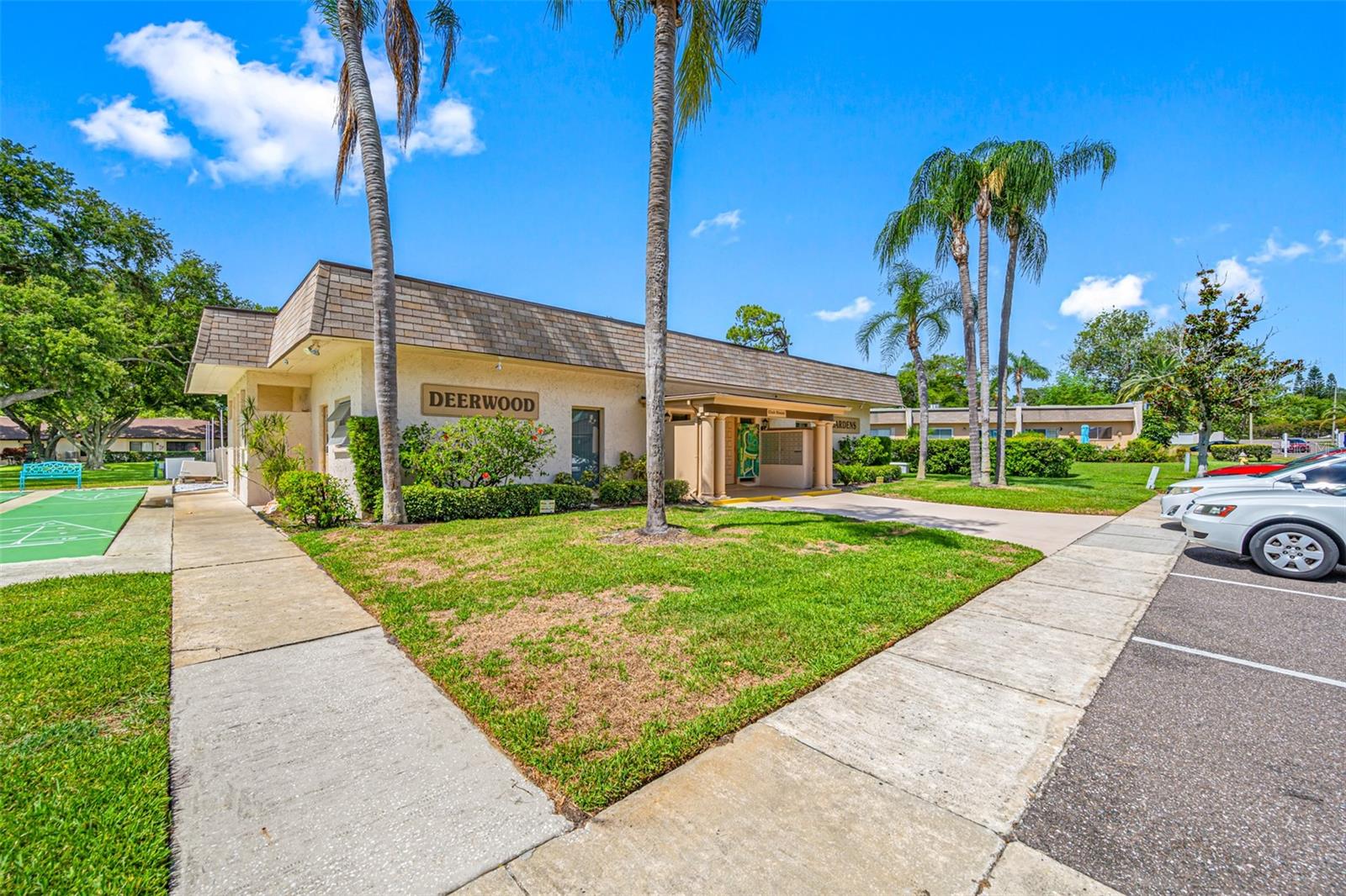 DEERWOOD GARDENS - Residential