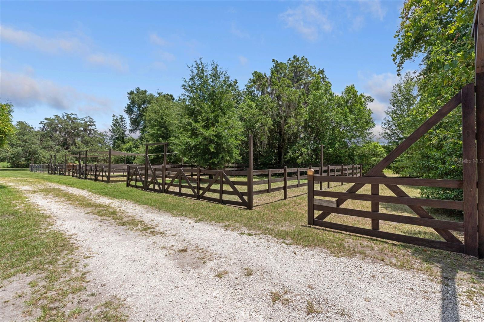 MONDON HILL FARM - Residential