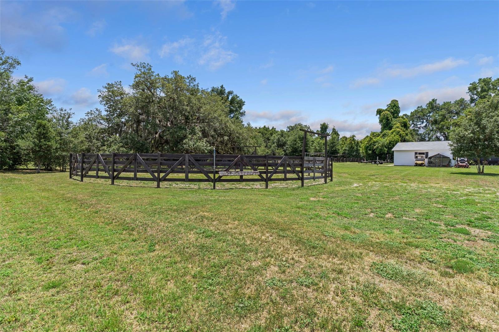 MONDON HILL FARM - Residential