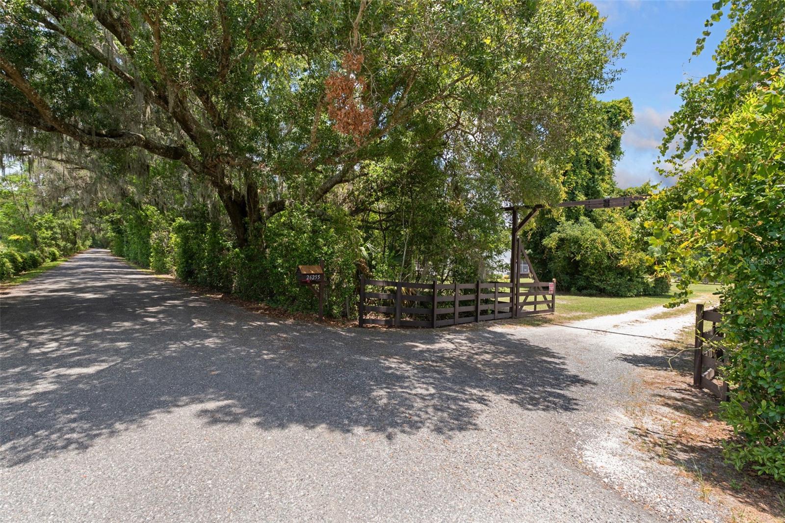 MONDON HILL FARM - Residential
