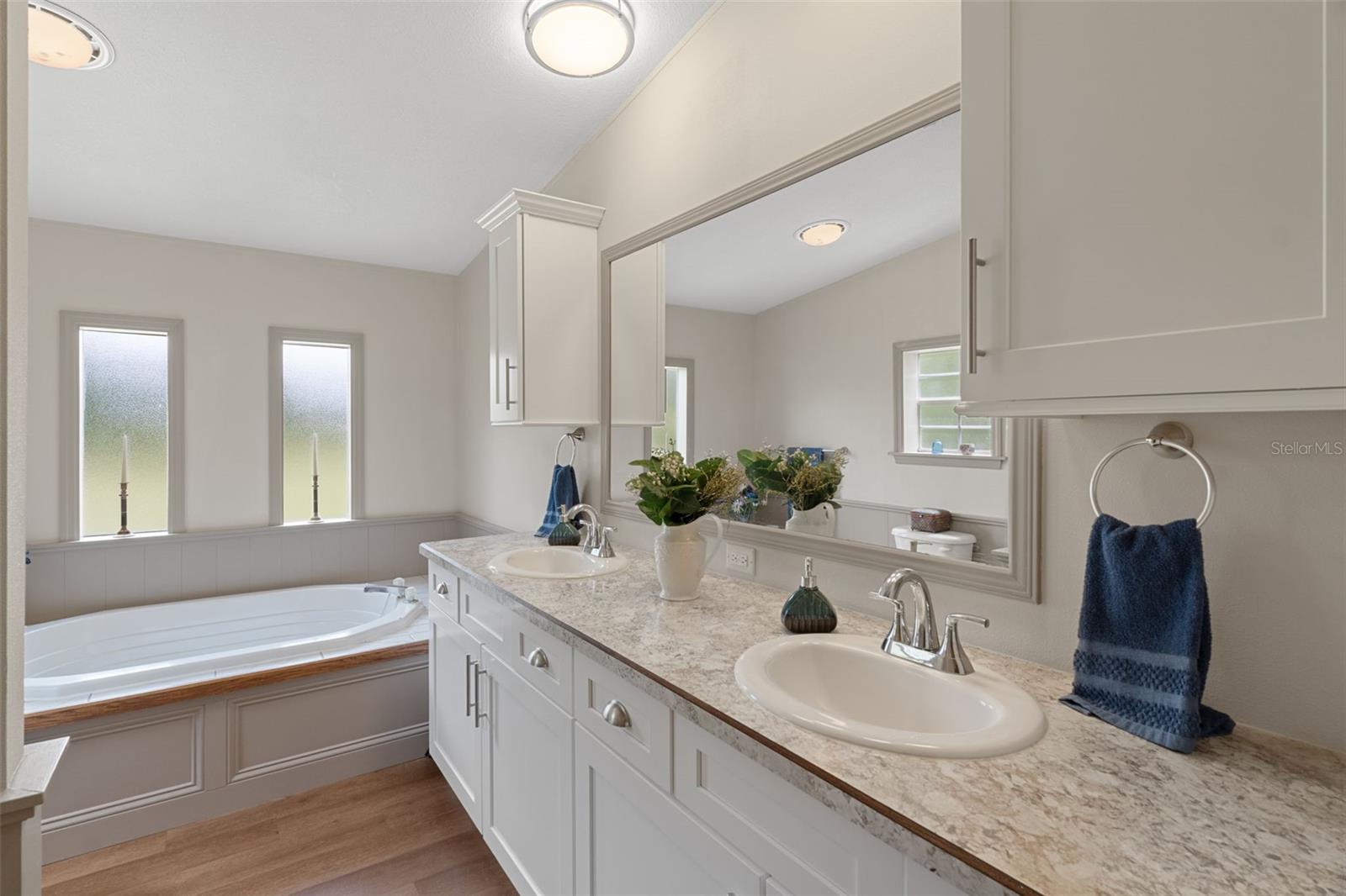 MONDON HILL FARM - Residential
