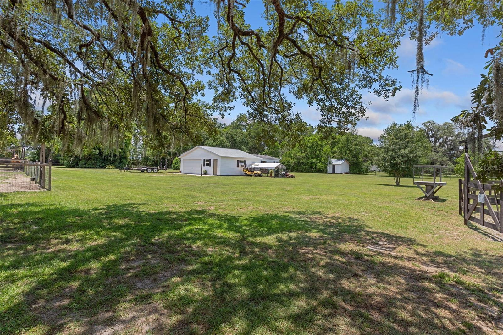 MONDON HILL FARM - Residential