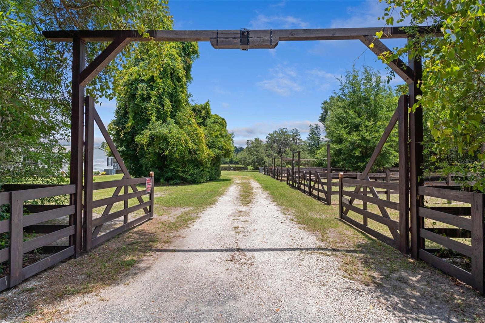 MONDON HILL FARM - Residential