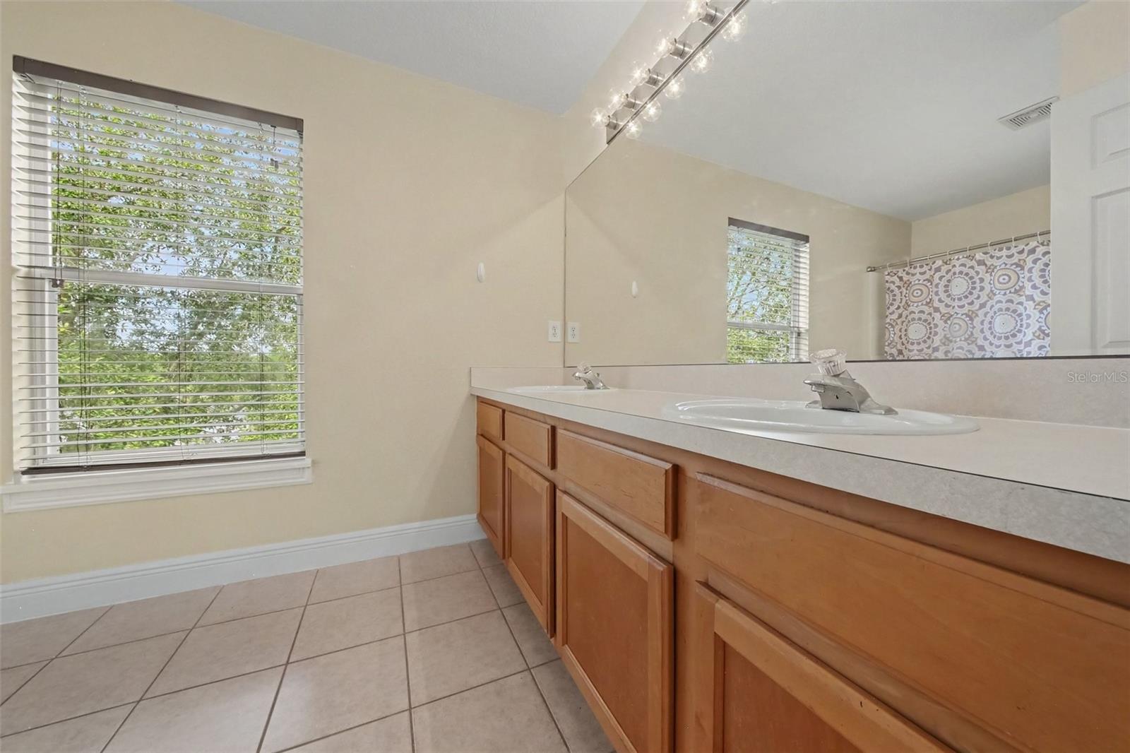 CHASE GROVES UNIT 4B - Residential