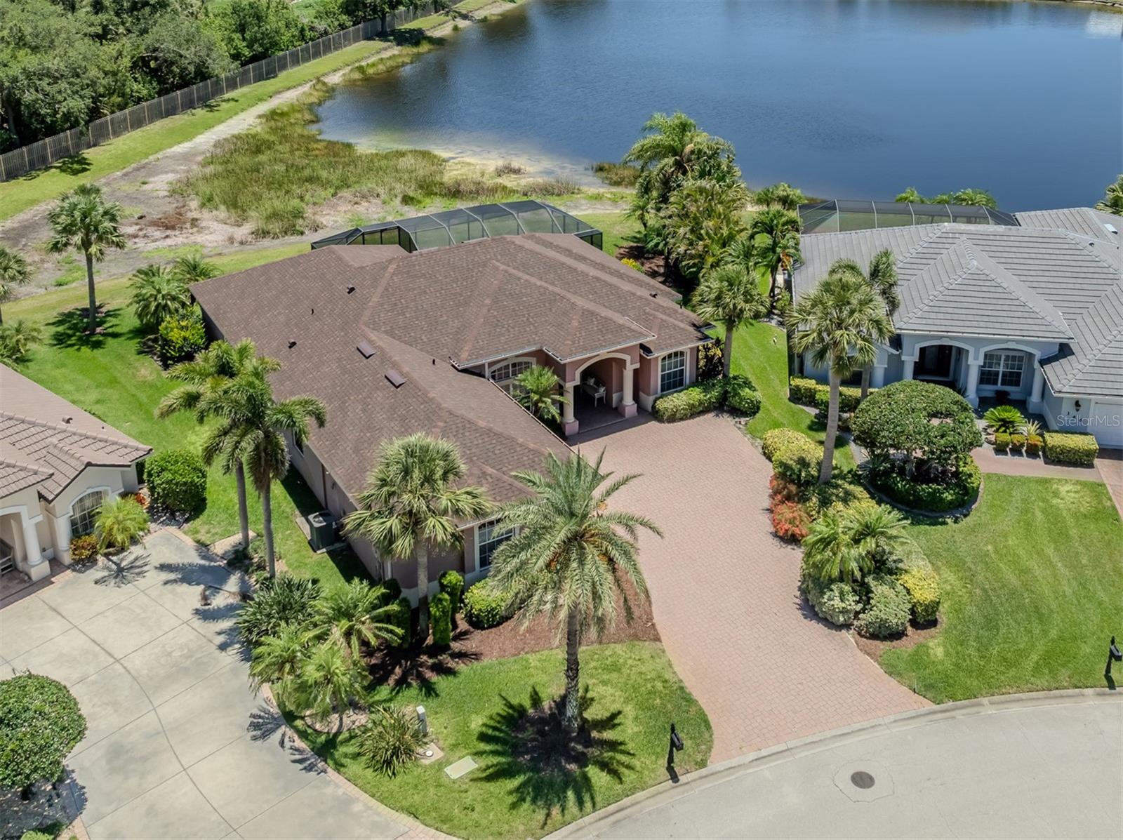 BLUE HERON POND - Residential