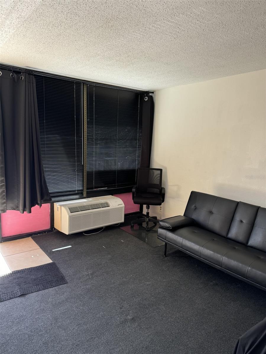 SANDLAKE COURTYARDS CONDO 5901/3515 - Residential