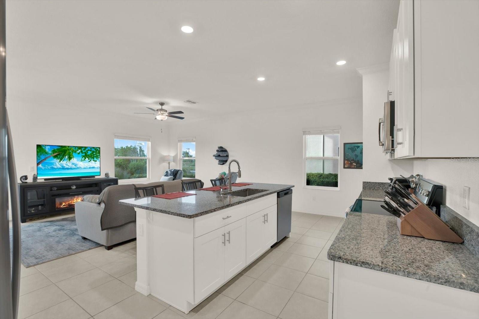 CONNERTON VILLAGE 3 TWNHMS - Residential