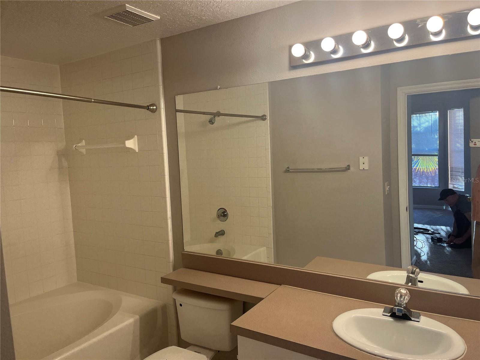 PALMS CLUB CONDO - Residential Lease