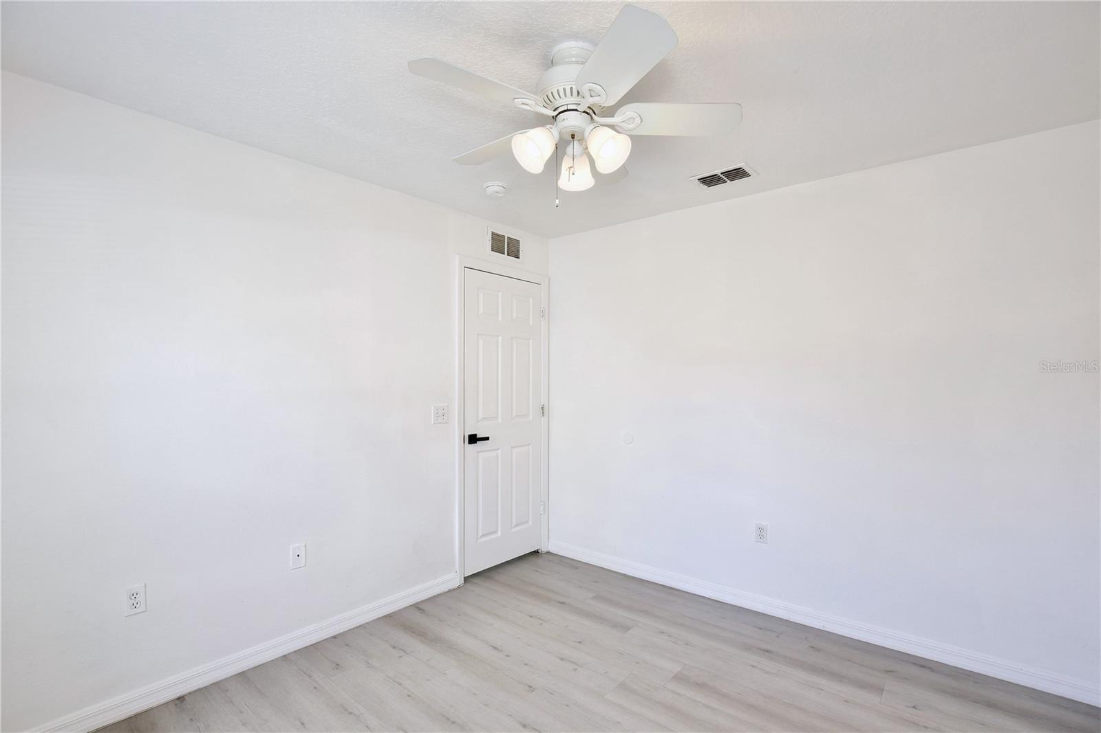 DELTONA LAKES UNIT 43 - Residential Lease