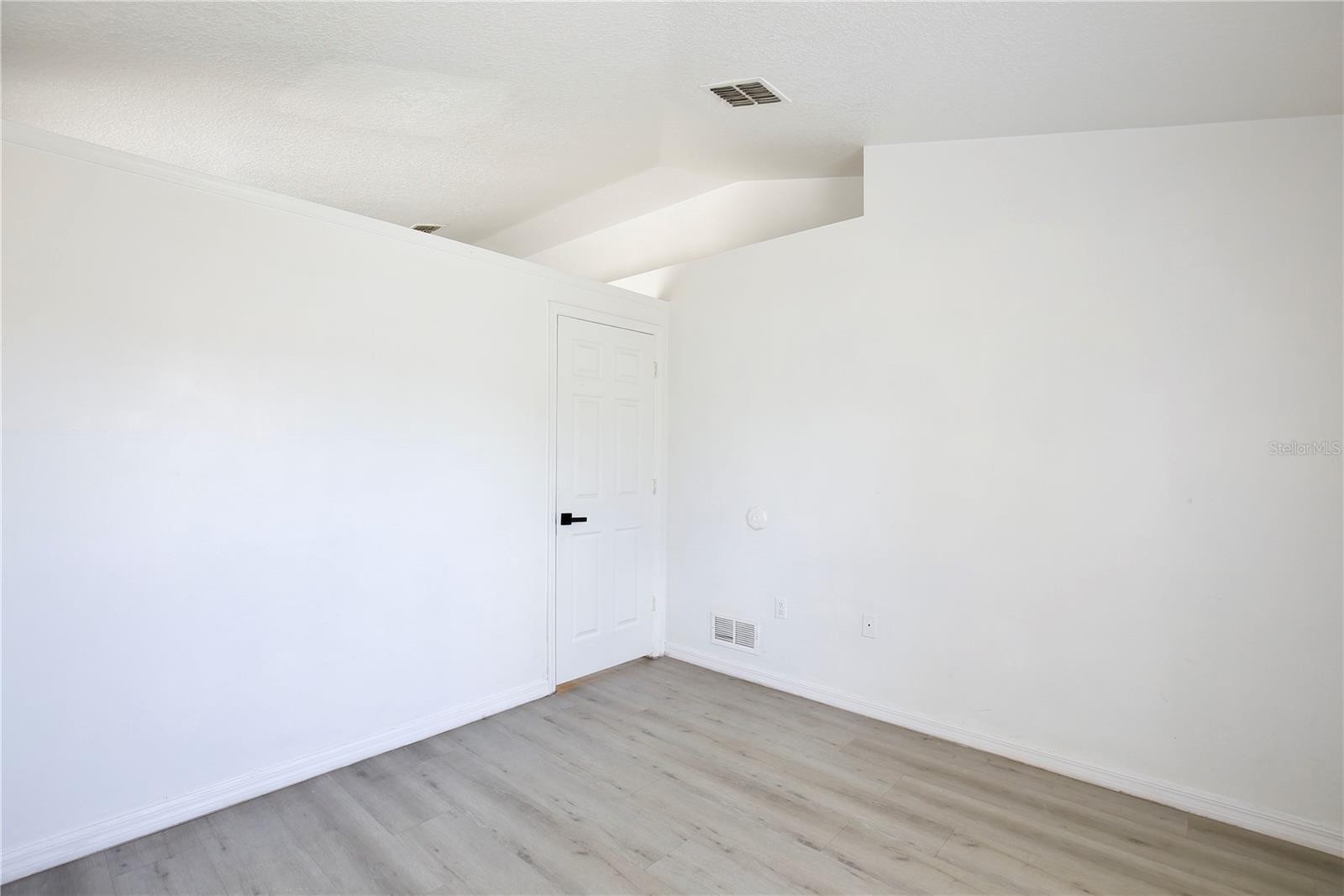 DELTONA LAKES UNIT 43 - Residential Lease